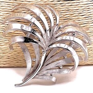 Vintage Crown TRIFARI Modernist Silver Tone Palm Leaf Brooch Pin